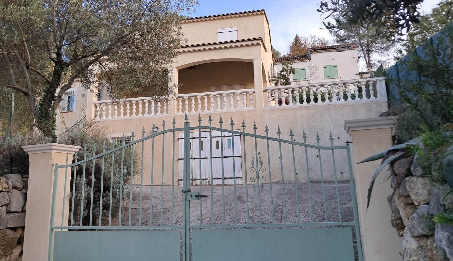 Maison à Draguignan après le nettoyage de la façade de l'habitation