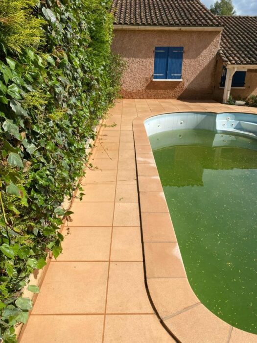 Terrasse en dalle propre après nettoyage