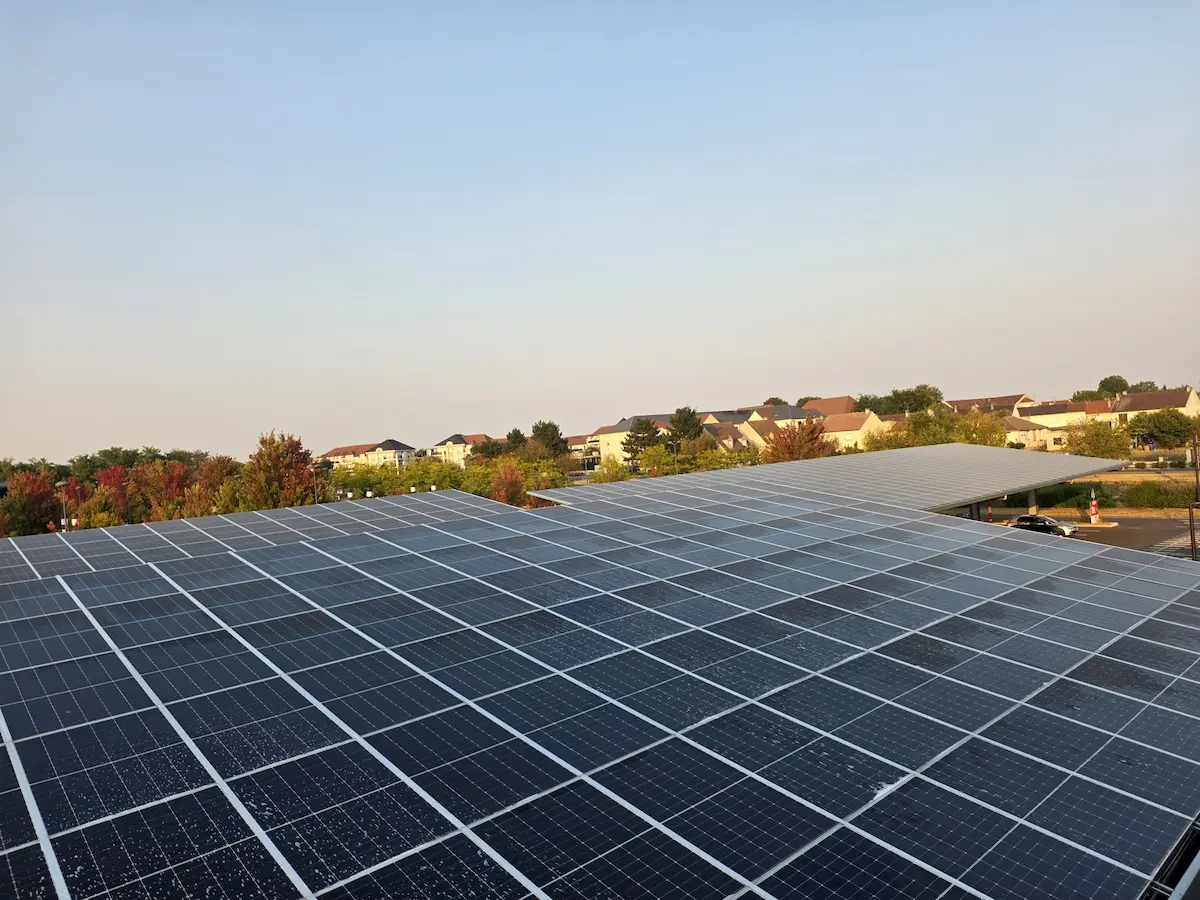 Nettoyage de panneaux photovoltaïques à La Crau Installation de panneaux photovoltaïques à nettoyer à La Crau