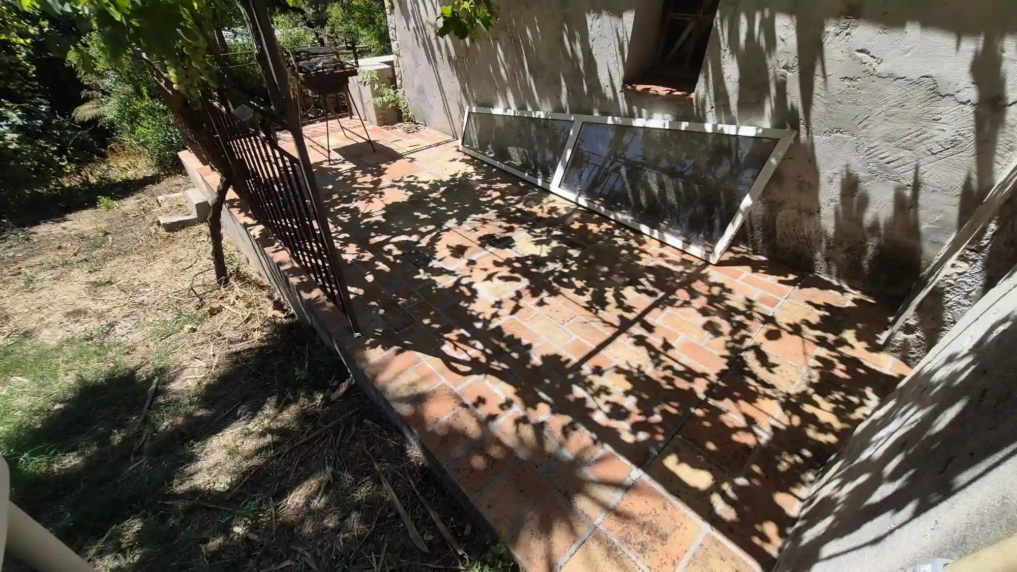 Terrasse en terre cuite après nettoyage à Cuers